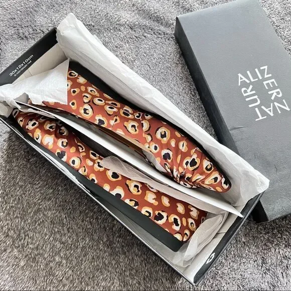 NWT Naturalizer Renata Pointed Flats in Leopard Print 7.5 - Picture 4 of 7